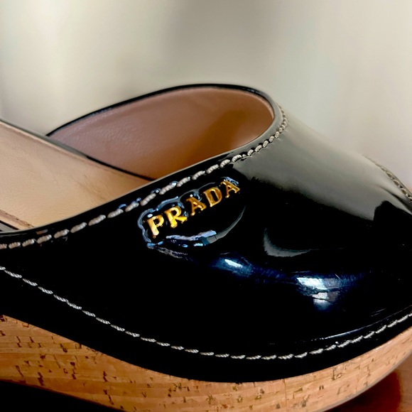 Prada black patent wedge sandals - Picture 4 of 9